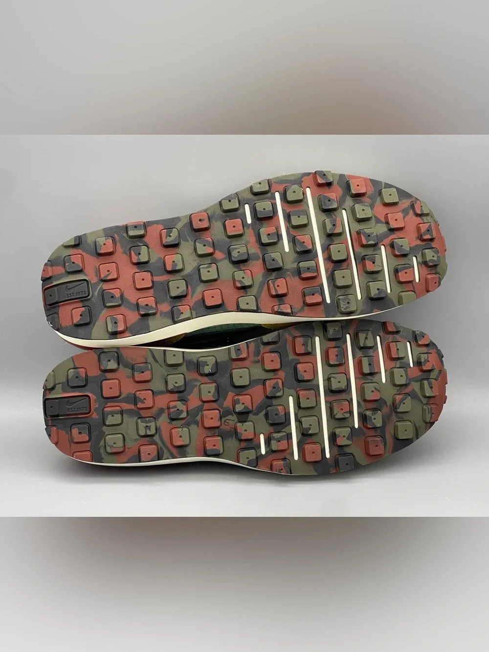 NIKE Waffle One SE Golden Moss Brown Green Red RARE DX3736-300 Men’s Size 8 NEW